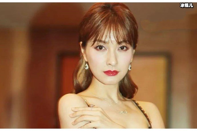 吴昕丑陋一面被曝光难怪感情没有进展，坦言：做了许多傻事