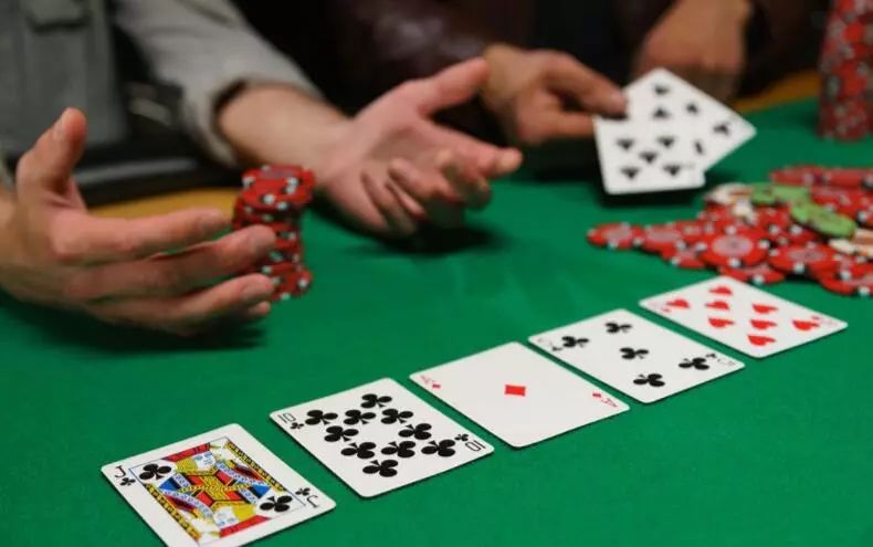 【APT扑克】牌局分析:这手AA,赢了底池,却输了经验