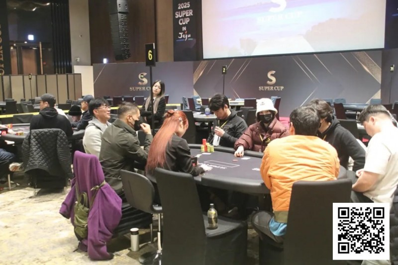 【APT扑克】恭喜韩国选手KIM WON JUNG顺利夺取开幕赛冠军玉瓶！JEJU杯A组热火吸引86人次11人晋级！ SUPER CUP济州