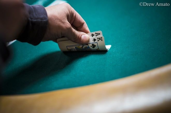 【APT扑克】牌局分析:AK翻前遭遇3bet,你会如何行动?