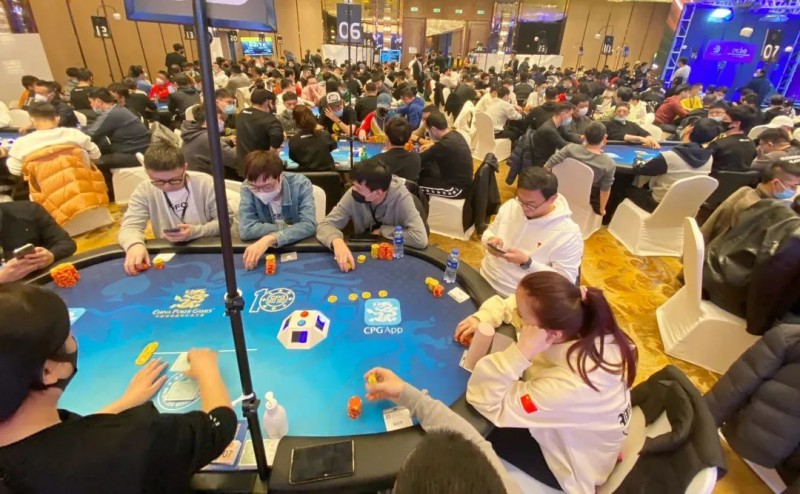 【APT扑克】【CPG十周年上海选拔赛】488人挤压189人奖励圈让泡沫破裂,杨鹏坐拥209万记分牌携手64人晋级第三轮