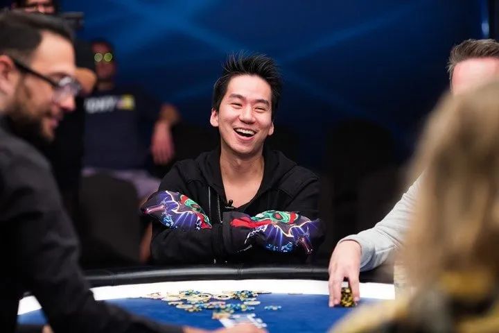 【APT扑克】开多桌稳定盈利的他有多疯狂,光额外收入就能拿到700万!