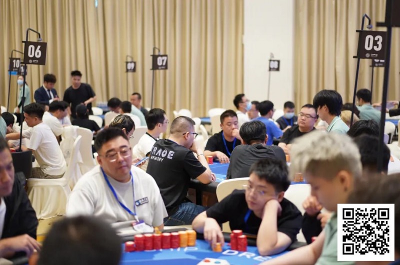 【APT扑克】DPC圆梦杯｜危邵坚领衔16人晋级主赛决赛，唯一女选手章艺以120w记分牌成功晋级