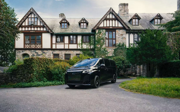 法拉第未来新车 【APT扑克】贾跃亭:FF正在推进中美中三极战略 获阿联酋皇室支持