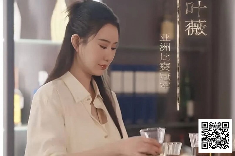 【APT扑克】告别赌神式浮夸，张晨旭携手《女王归来》展现扑克的真实与优雅，抖音红果同步上线
