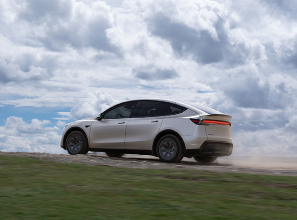 美股收涨 特斯拉市值一夜增超2500亿 但销量持续承压