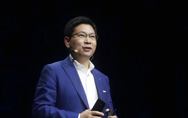 余承东 【APT扑克】余承东招募全球顶尖AI人才 目标实现通用人工智能突破