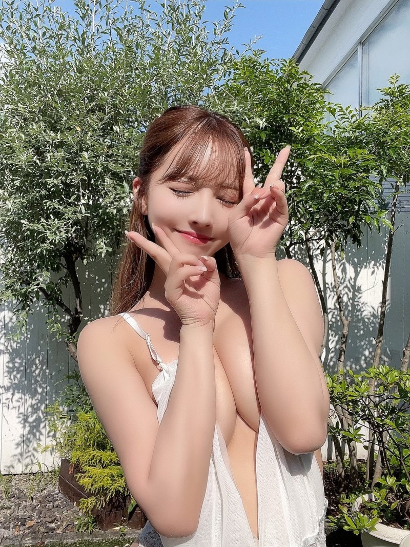 【APT扑克】「三上悠亚」出道七周年!「性感爆乳」送粉丝福利,宣布自立门户当老板!