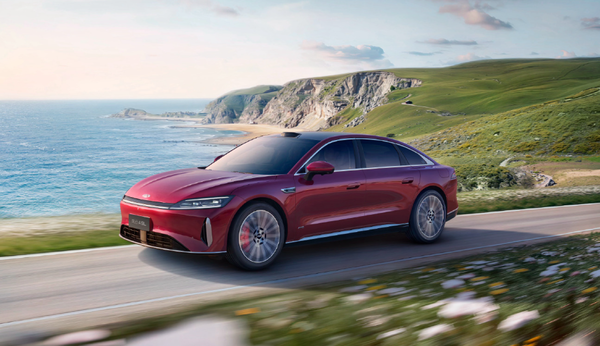 【APT扑克】2025年国产车出口总量达710万辆 两家车企破百万！