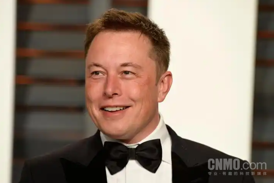 【APT扑克】马斯克目前财富达7800亿美元 领先第二近5100亿美元