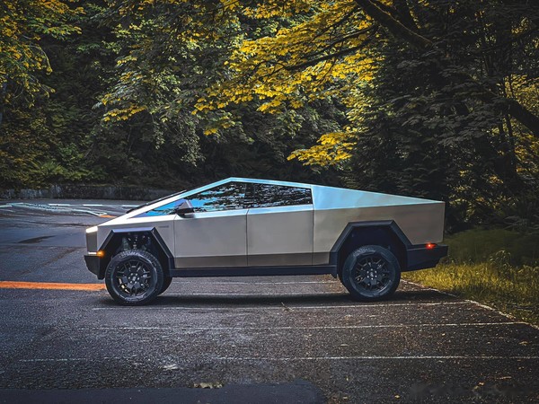 【APT扑克】特斯拉电动皮卡Cybertruck市场范围扩大 已在阿联酋交付