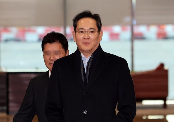 【APT扑克】三星李在镕重提&ldquo;三明治危机&rdquo; 称恢复竞争力的&ldquo;最后机会&rdquo;