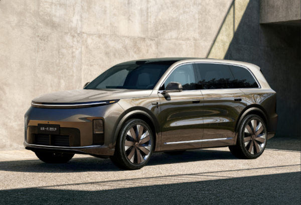 【APT扑克】湛逸飞将出任理想人形机器人业务负责人 接替郎咸朋