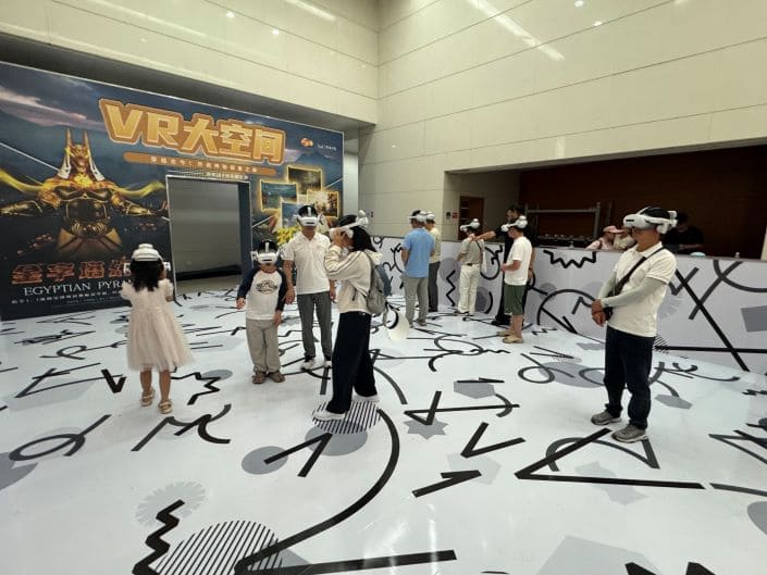 【APT扑克】混合现实（MR）+全息投影：沉浸式百家乐将如何改变未来互动娱乐体验？