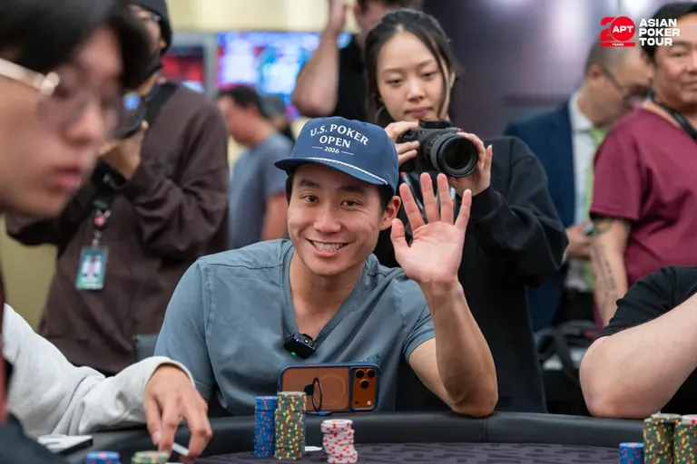 【APT扑克】2026 APT台北站 | 超级豪客赛奖金创新高，美国选手Ethan “Rampage” Yau领跑全场！