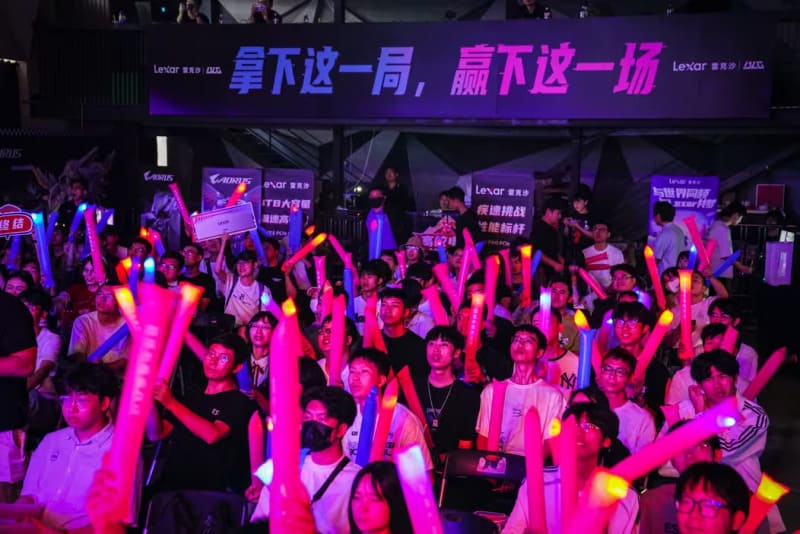 【APT扑克】电竞比赛中的临场调整信号解析:从战术变化到心理博弈