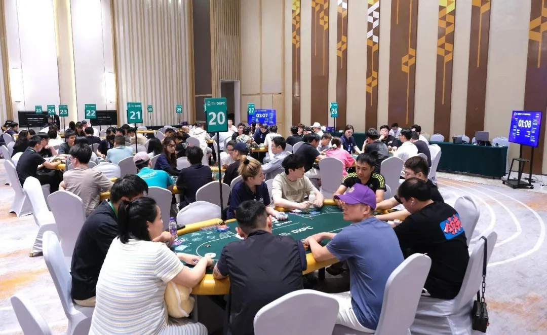 【APT扑克】DXPC丹霞杯 | 常田甜开幕赛逆转登顶，多名巾帼力量展现温柔与强劲！首届亚军女神温祖仪重返赛场
