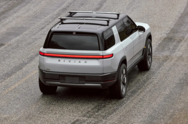 【APT扑克】Rivian R2开启交付仅一周后裁员数百人 加速推进降本增效
