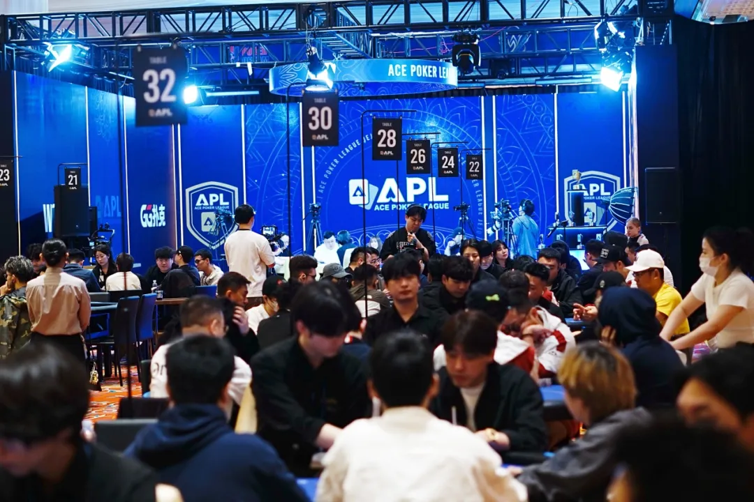 【APT扑克】APL济州岛｜奖池狂飙破保！主赛C/D组合共260人次参赛39人晋级，李欢/Zhang Xugang分别登顶小组CL！明日主赛“末班车”等你抄底！