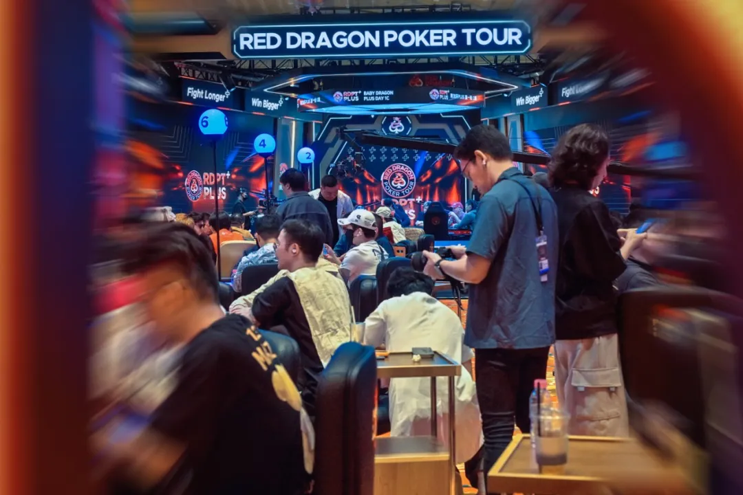 【APT扑克】2026 红龙杯PLUS | C/D 组收官,青龙杯 Plus 首轮圆满落幕,66 位精英晋级决赛轮!