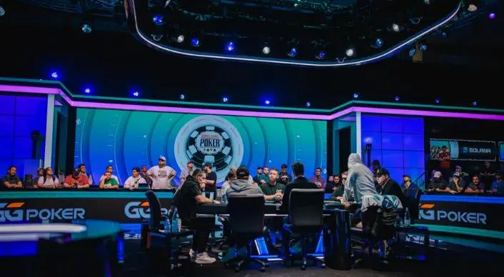 【APT扑克】2026WSOP主赛事争议:72强阶段公然“拖局保奖金”,扑克竞技的底线在哪?