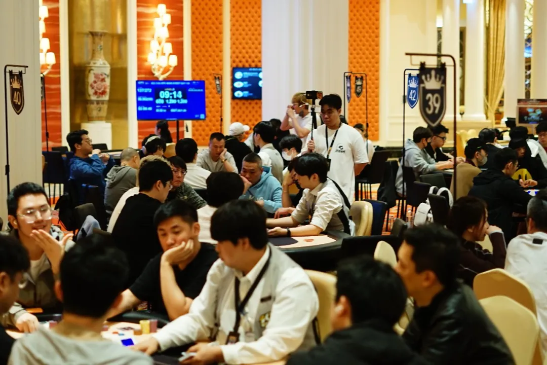 【APT扑克】2026KPC济州站｜主赛事燃情开启！A组火爆开局314人次参赛40人突围晋级，王竹斋强势领跑装袋66.6万筹码斩获CL！多场重磅赛事陆续来袭！