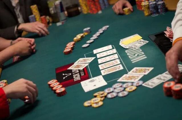 【APT扑克】KK撞上A高翻牌：别慌，也别硬顶，先做这三步