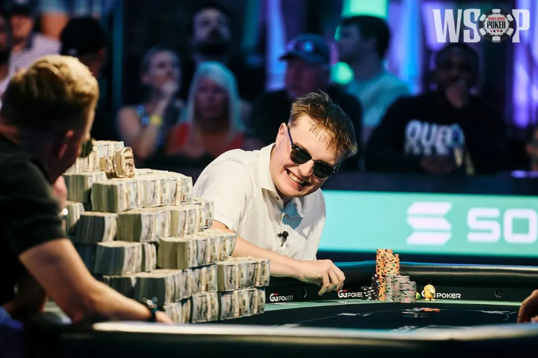 【APT扑克】WSOP主赛冠军亲自复盘:若河牌不是黑桃,他还会继续开火吗?答案令人大失所望!