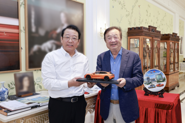 华为“境模式”的商业确定性被双重验证,超10亿增资+战略持续加码中 【APT扑克】华为“境模式”的商业确定性被双重验证,超10亿增资+战略持续加码中