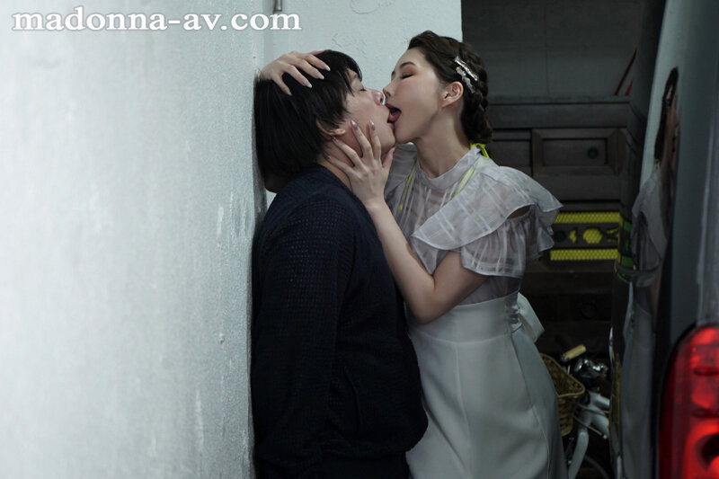 【APT扑克】[ACHJ-094]男艺人不准动！爱弓凉（愛弓りょう）要展现究极的骑乘位！