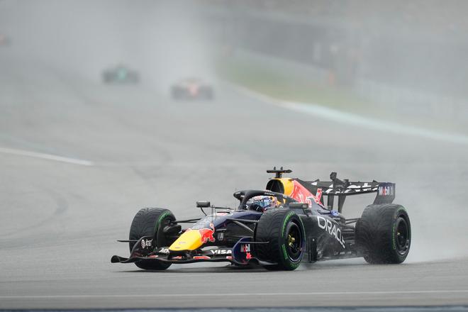 【APT扑克】F1巴林大奖赛暖胎圈动力异常:国际汽联发布声明,软件更新后比赛正常进行