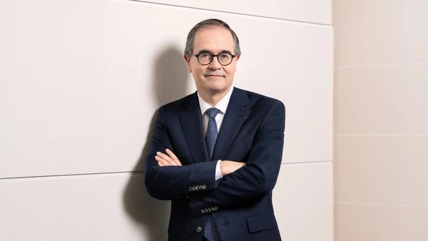 François Provost 【APT扑克】雷诺CEO承诺降价增产 未来5年再投百亿欧元押注电动车