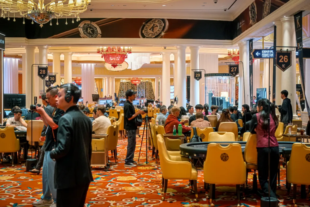 【APT扑克】2026 KPC Poker | 王者主赛事Day2收官，9人FT诞生！茅人及成泡沫男孩，黄鹏背靠背打入主赛FT