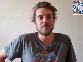 【APT扑克】疯狂的扑克天才,抽着烟唱着歌赢了278万刀,曾连续打了1000天比赛