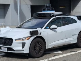 【APT扑克】50辆Waymo自动驾驶车被恶作剧困死胡同 系统淡定应对