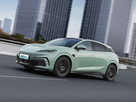 【APT扑克】2025年中国汽车厂商批发销量排名公布 八家破百万辆