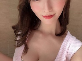 【APT扑克】最新推荐!人气巨乳销售王牌《小花暖》精选作品介绍……