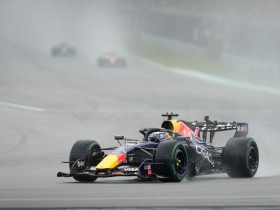 【APT扑克】F1巴林大奖赛暖胎圈动力异常:国际汽联发布声明,软件更新后比赛正常进行