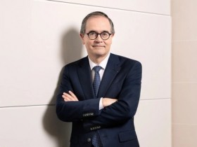 【APT扑克】雷诺CEO承诺降价增产 未来5年再投百亿欧元押注电动车