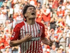 【APT扑克】德甲:弗赖堡2-1绝杀沙尔克,舒斯特谈铃木唯人染红