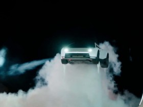 【APT扑克】零百近1秒!特斯拉发布第二代Roadster 计划2028年上市